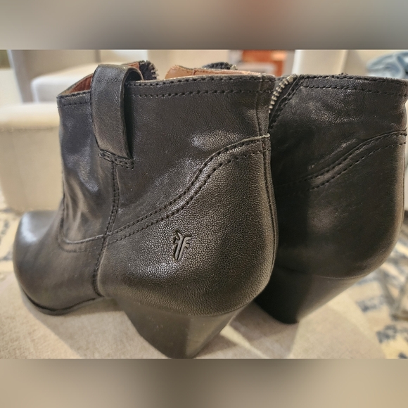 Frye Reina Women's Western Vibe Black Leather Ankle Bootie (Size 8M) - Picture 5 of 10